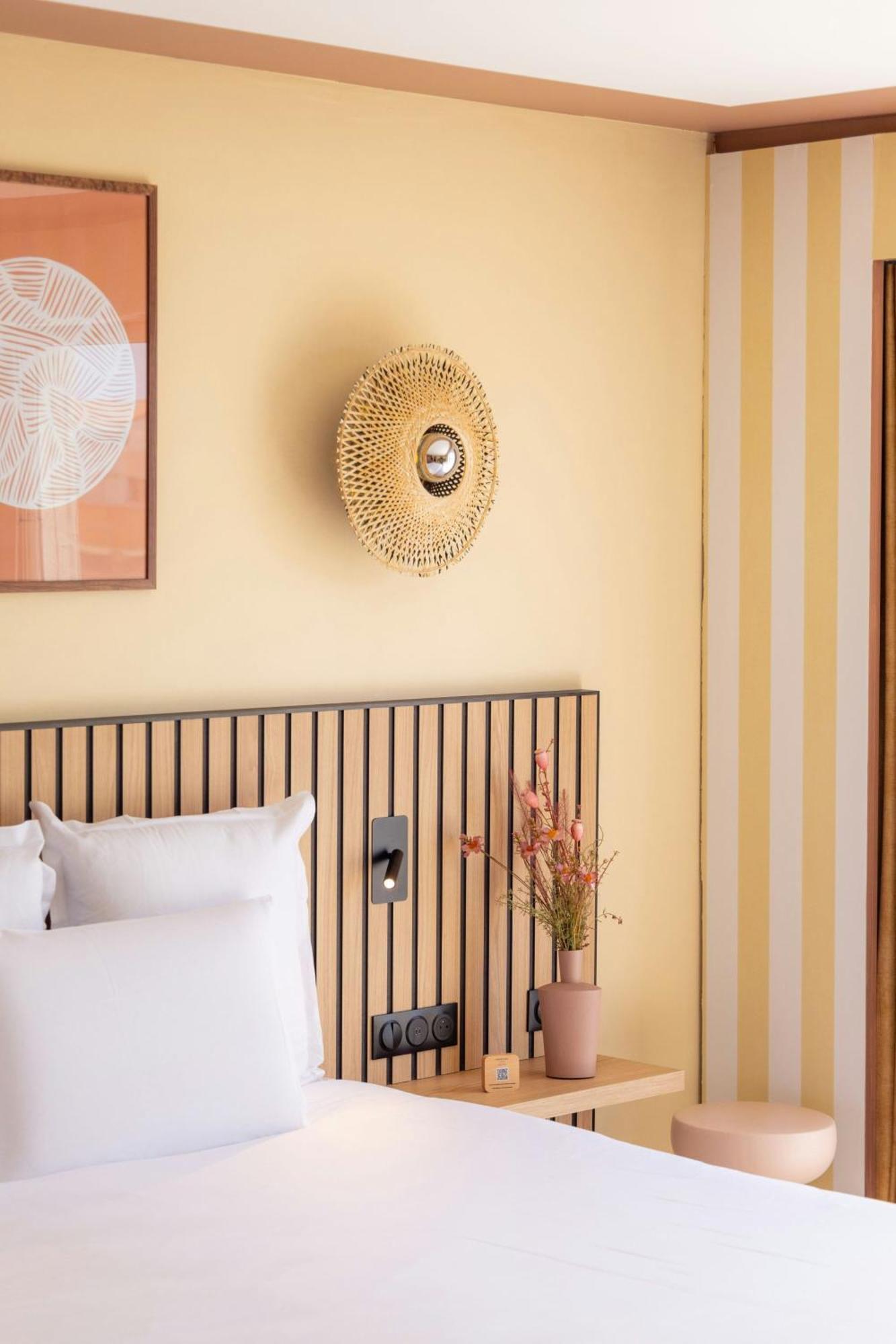 Contemporary Queen Room Garden View