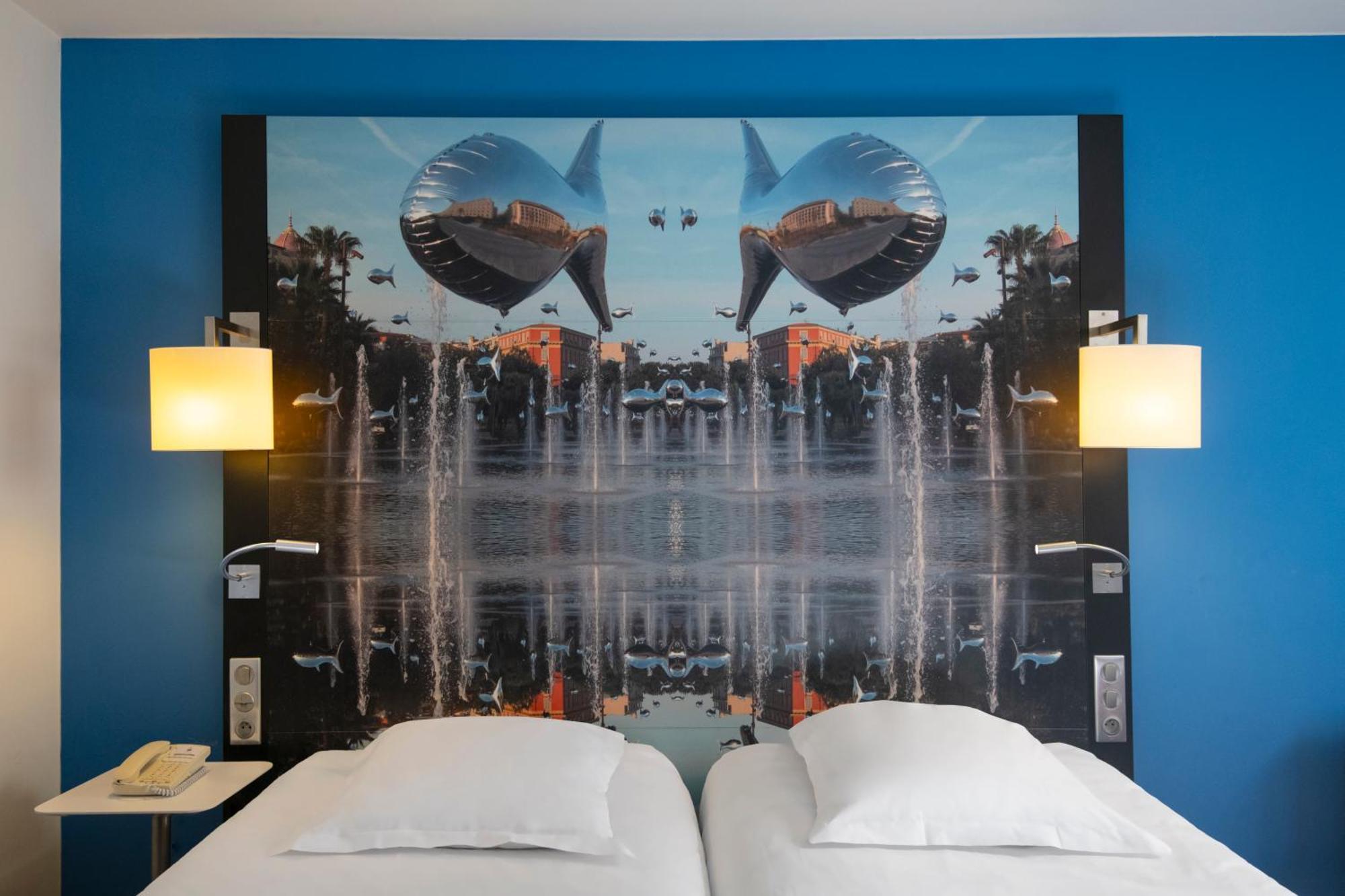 Classic Twin Room City View